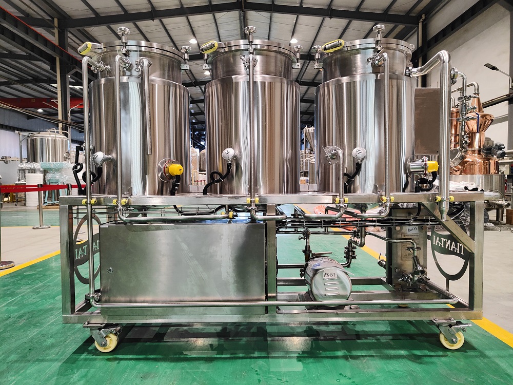 新航娱乐100L小型啤酒酿造设备 糖化设备带热水
